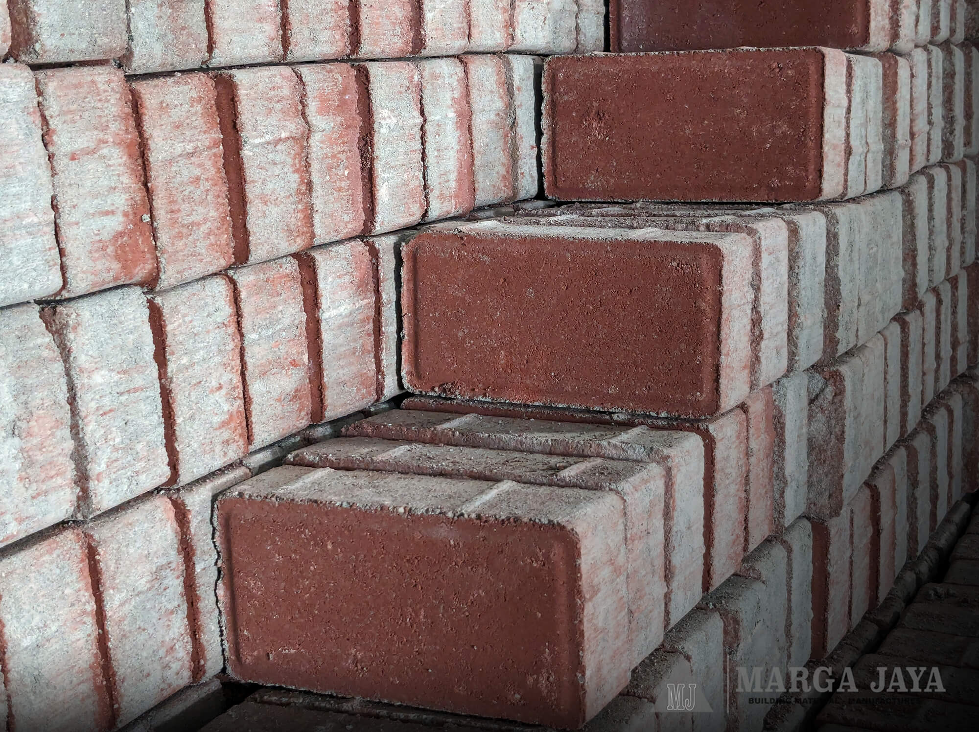 Paving Holland Merah